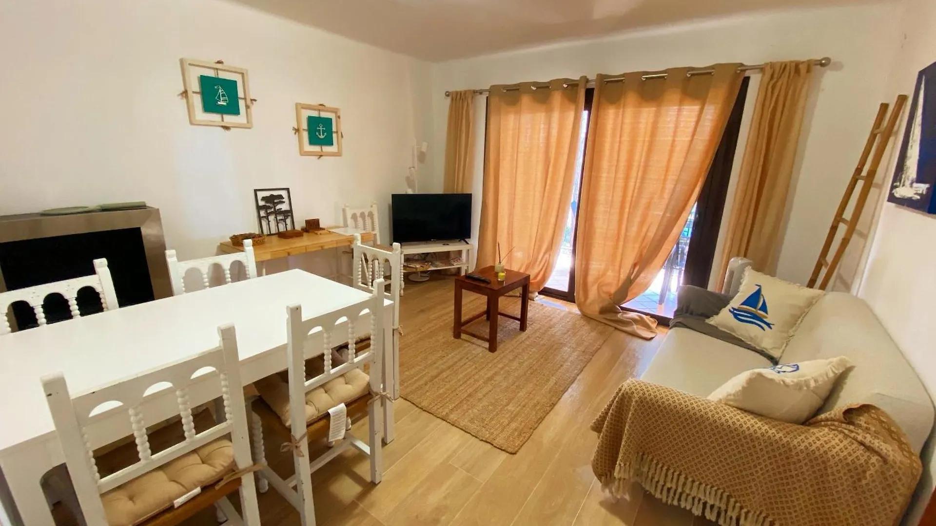 Apartamento Bien Ubicado Vista A Los Pinos Y Al Mar Sant Antoni De Calonge 0*,  Spagna